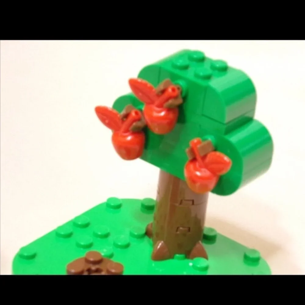 LEGO Animal Crossing Small Yard Set 77049 Balloon Present Apple Tree Bell & More